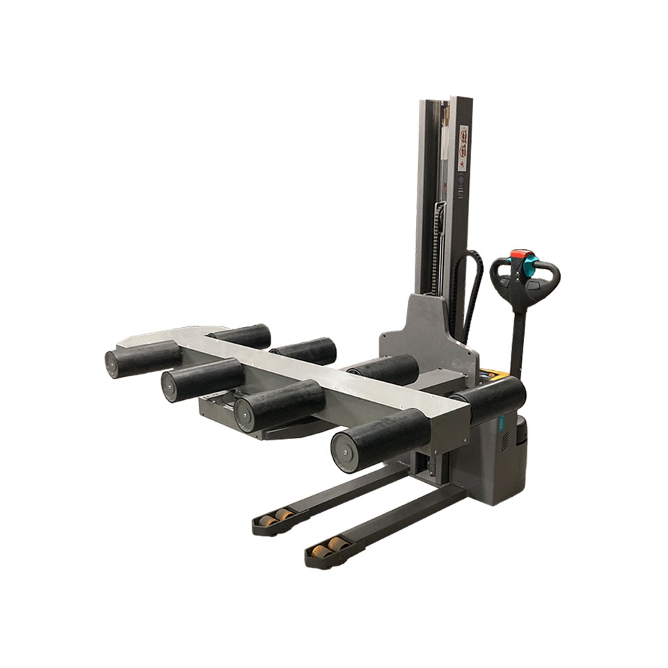 Vi tilbyder også specialiserede køretøjer til kistetransport, der er udstyret med avancerede sikkerhedsfunktioner og tilstrækkelig plads til kister af forskellige størrelser.